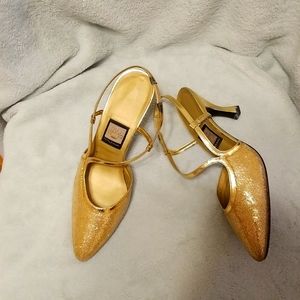 Gold lame  strappy pumps, 2 1/2 -3" heel